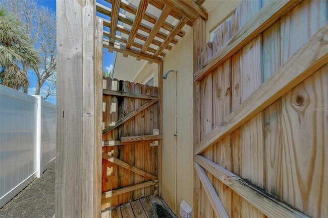 Building Photo - 315 82nd Ave