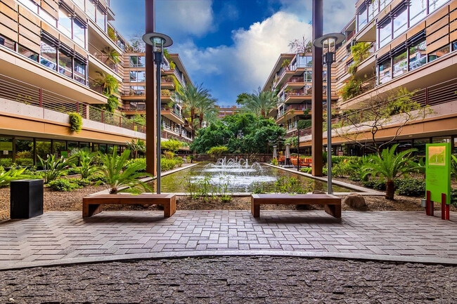 Building Photo - 7147 E Rancho Vista Dr