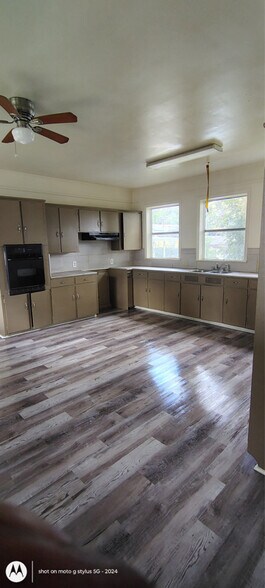 Building Photo - 4863 Douglas Ave