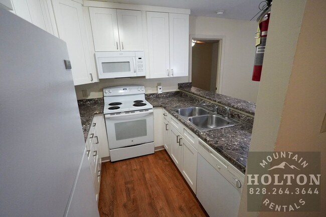 Building Photo - 200 Pilgrims Way