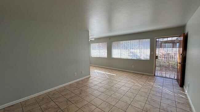 Building Photo - P01614