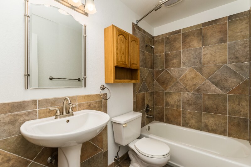 Building Photo - 4400 Sunridge Dr