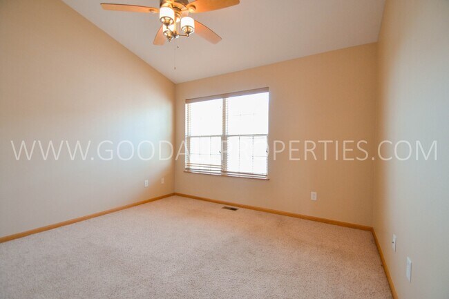 Building Photo - 15221 Alpine Dr