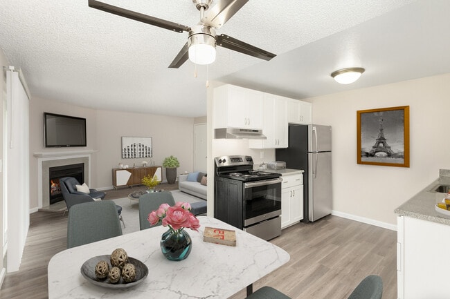 Building Photo - Astoria