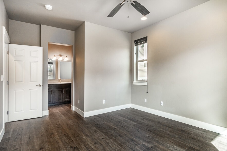 Building Photo - 20500 Empire Ave