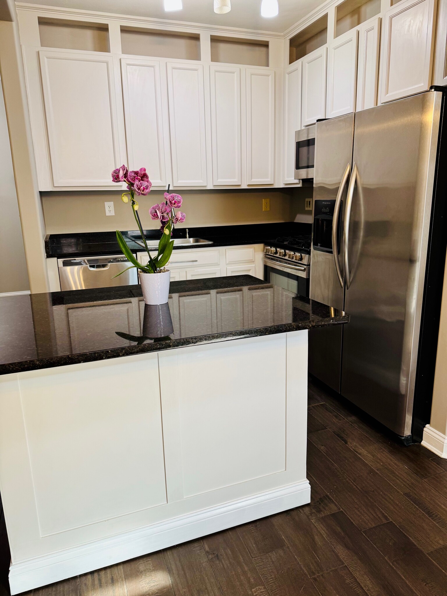 Newly renovated kitchen. - 131 Meridian Blvd