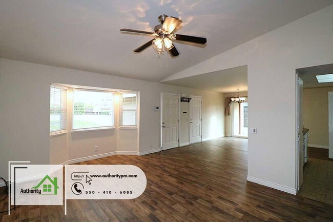 Building Photo - 808 Springer Dr