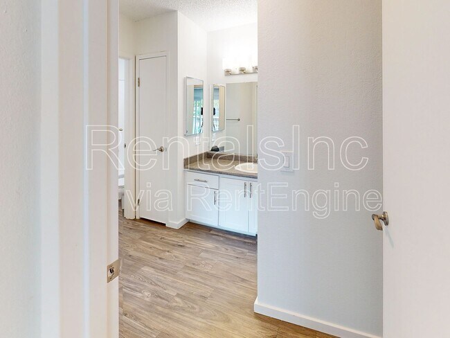 Building Photo - 521 Alameda del Prado