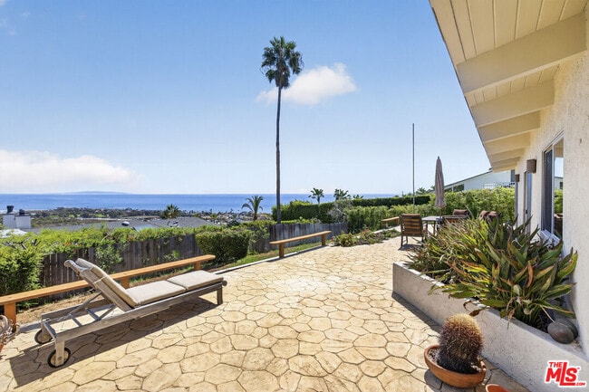 Building Photo - 23907 Malibu Knolls Rd