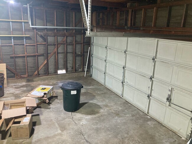 Building Photo - 309 Glen Rd
