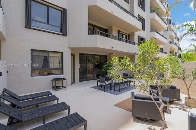 Building Photo - 151 Crandon Blvd