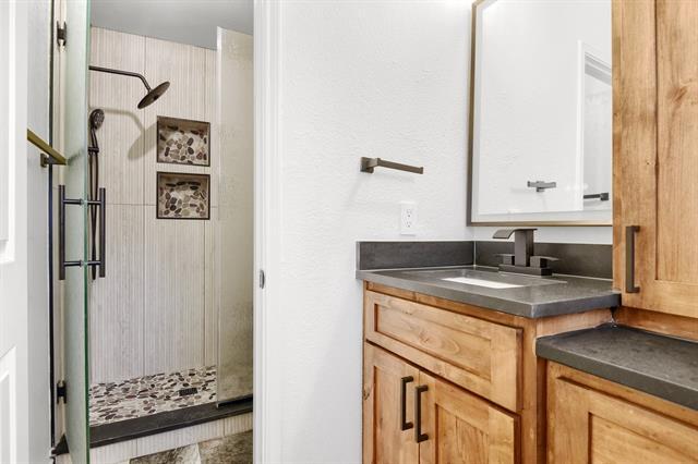 Building Photo - 601 Jeans Creek Dr