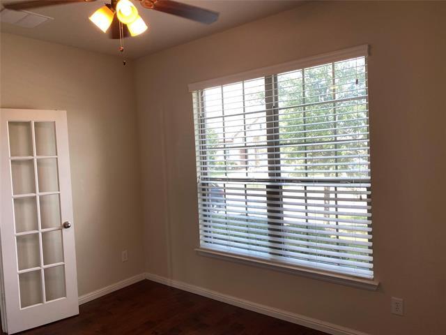Building Photo - 4210 Oak Bluff Dr
