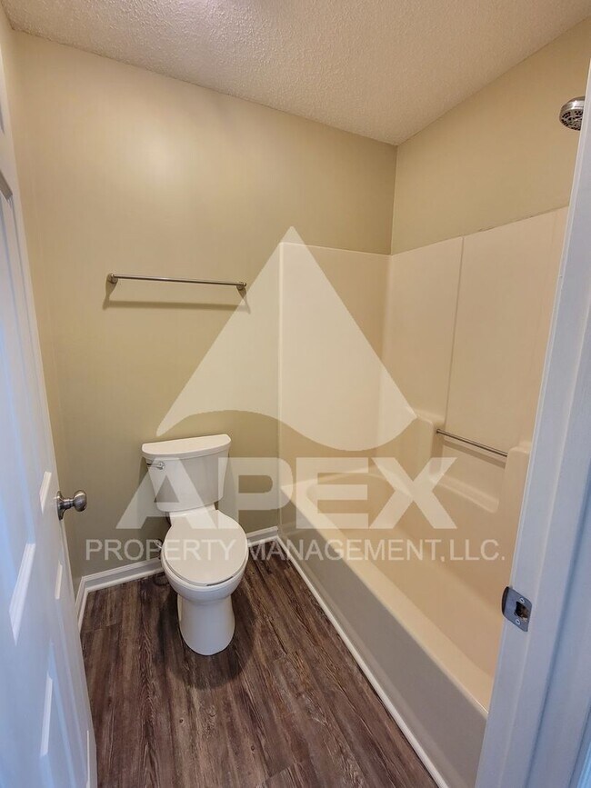 Building Photo - Beautiful 3Bd – 2Ba Single Family home on culdesac w/2 Car Garage in Powell off Emory Road!