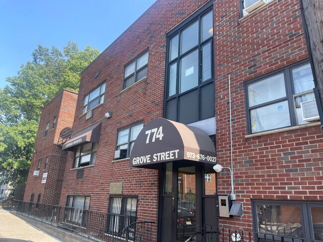 Building Photo - 774-776 Grove St