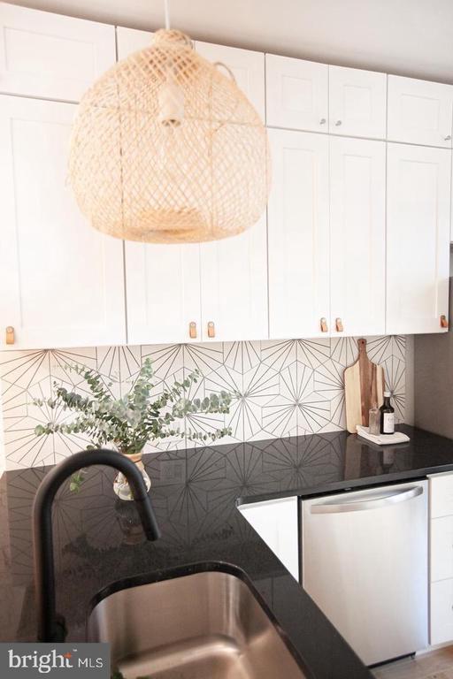 Building Photo - 2539 Collins St