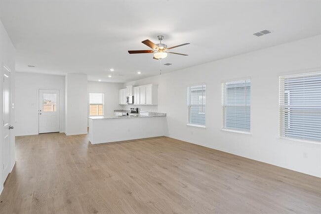 Building Photo - 120 Paria Ct