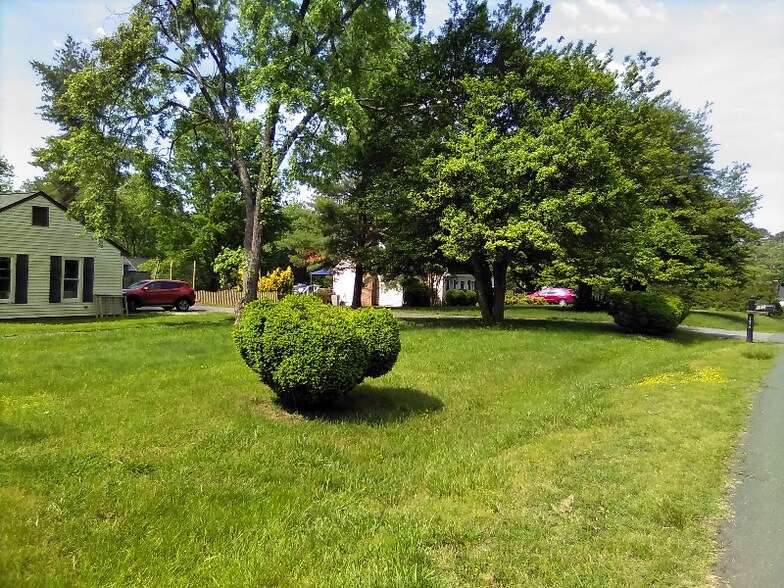 Building Photo - 1625 Maiden Ln