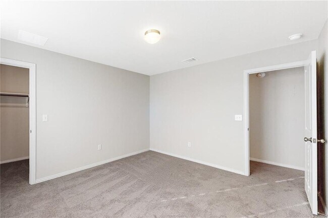 Building Photo - 17212 Crowndale Dr