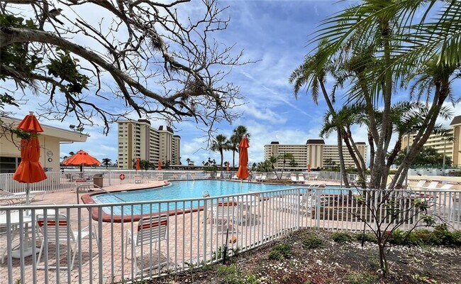 Building Photo - 4775 Cove Cir