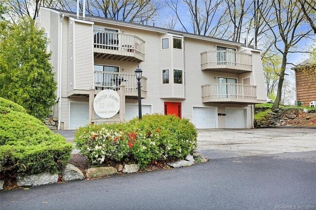 Primary Photo - 50 Overlook Ave
