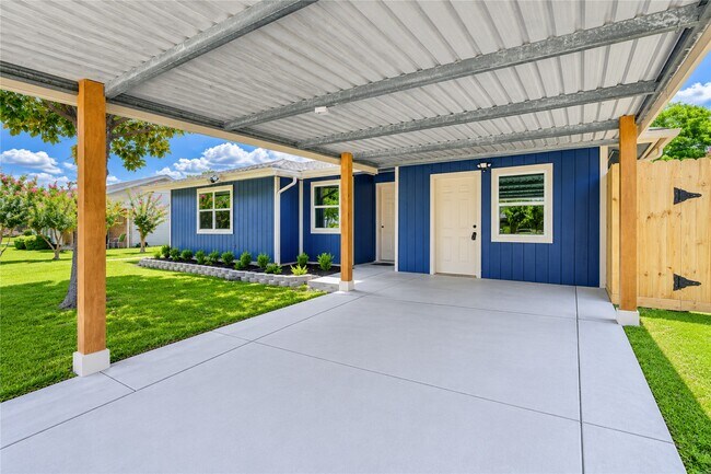 Building Photo - 3538 Truxton Dr