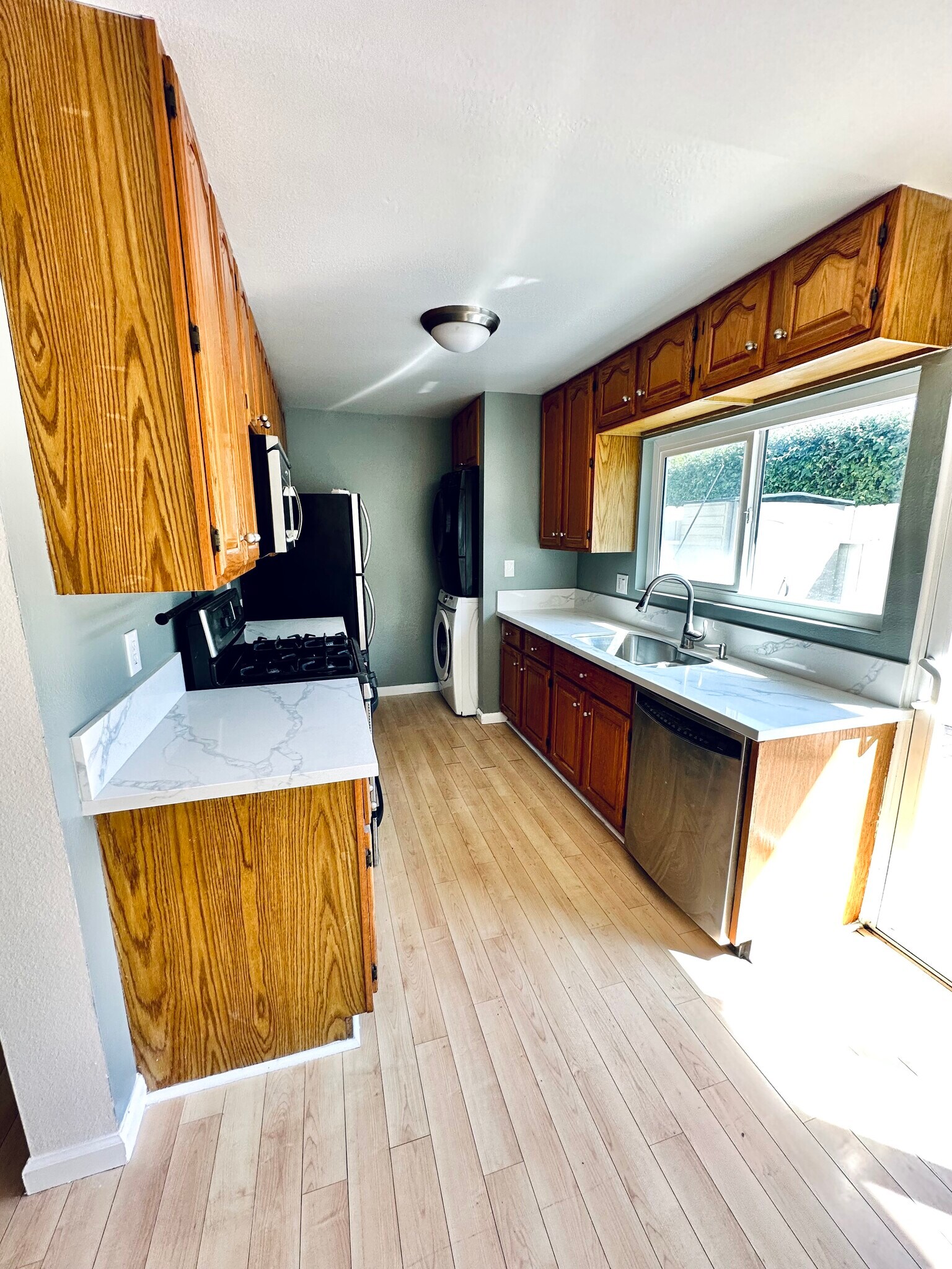 Building Photo - 8452 El Arroyo Dr