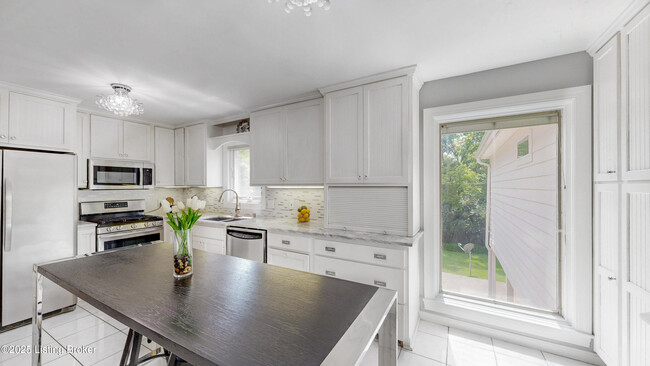 Building Photo - 8116 Montero Dr