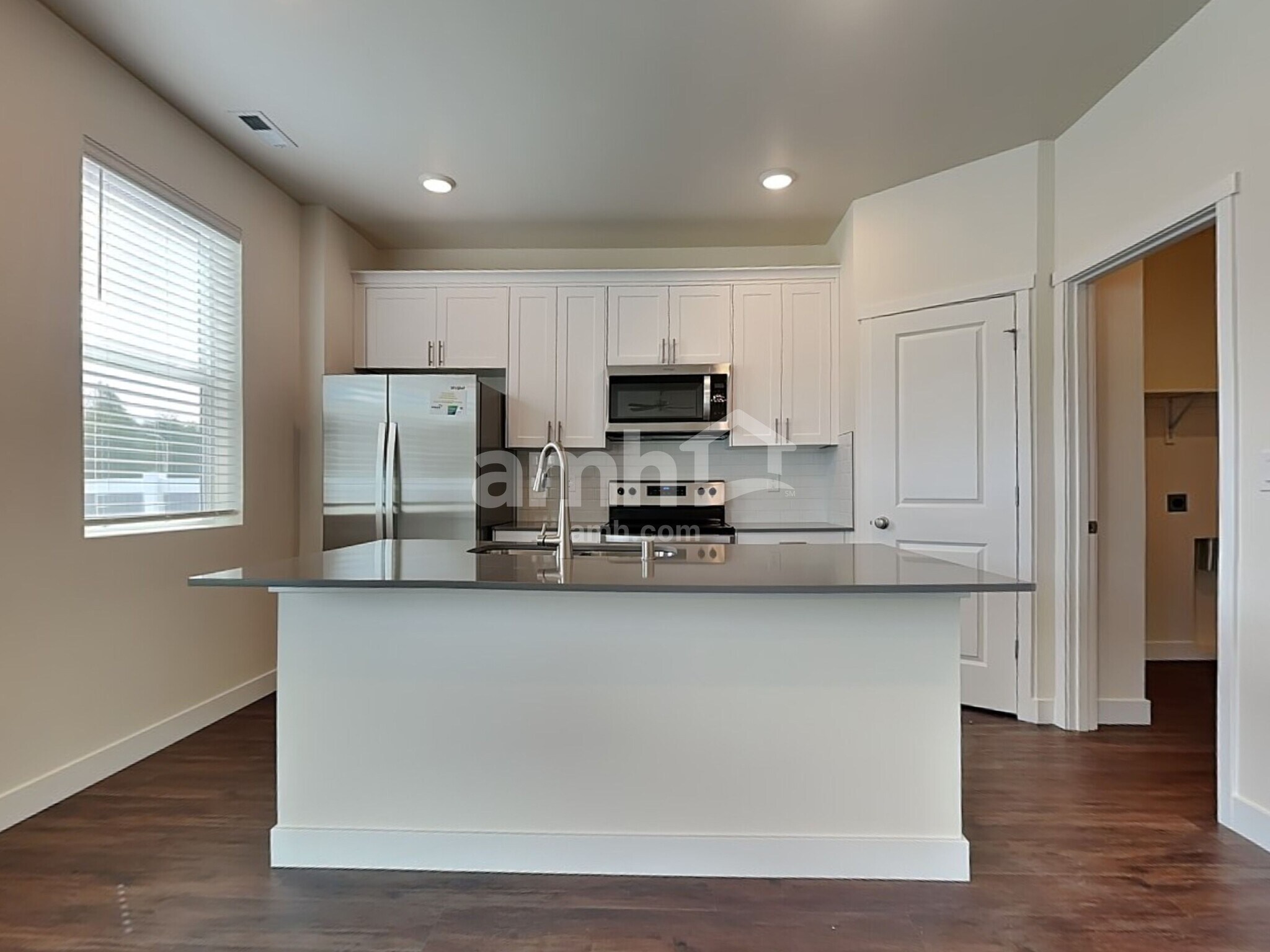 Building Photo - 7714 Verona Lp SW