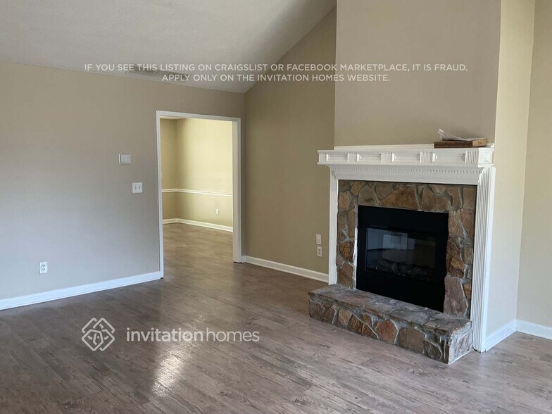 Building Photo - 5252 Station Cir