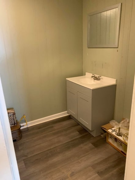 Building Photo - 520 5th St