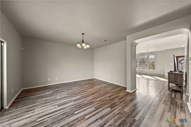 Building Photo - 8424 Starview St