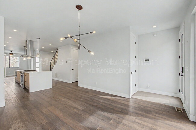 Building Photo - 4339 Kalamath St