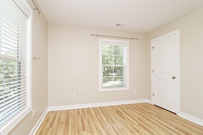 Building Photo - Townhome With Large Fenced Yard Near Rt 29 & Shops at Stonefield