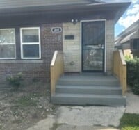Building Photo - 219 E 89th Pl