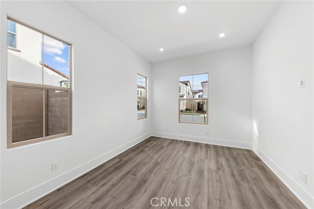 Building Photo - 57 Longchamp