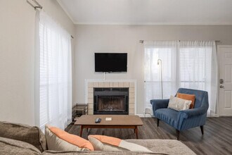 Building Photo - 802 S 1st St