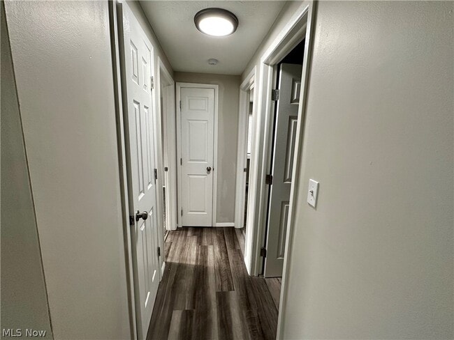 Building Photo - 660 S Shore Ct