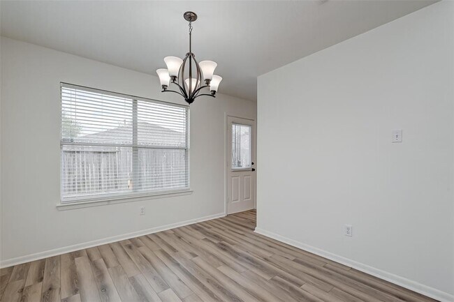 Building Photo - 6030 Shining Leaf Ct