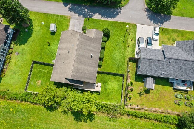 Building Photo - Delightful 3-Bedroom, 2-Bathroom with Fenc...