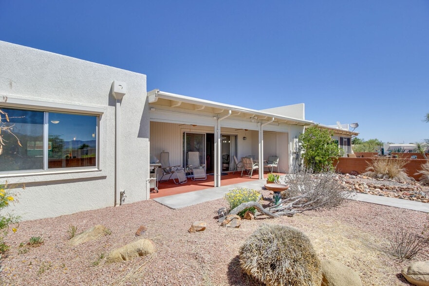 Building Photo - 815 Placita Topa