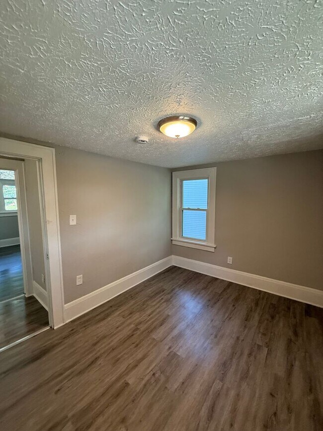 Building Photo - Coming Soon! Section 8 Accepted! Newly Ren...