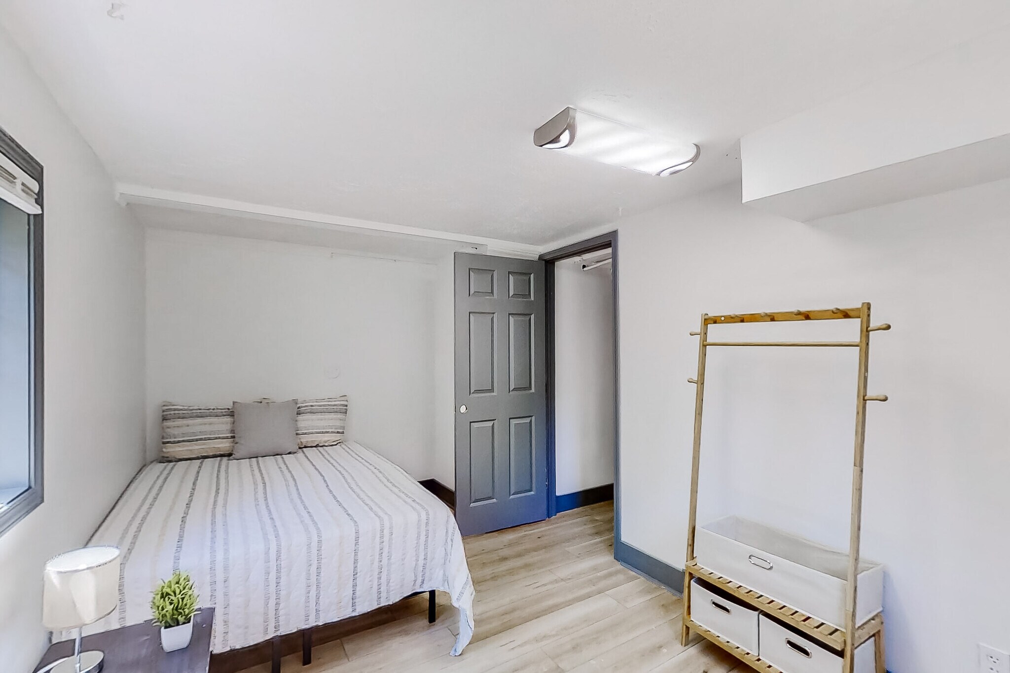 Building Photo - 1395 Stoneham Ct