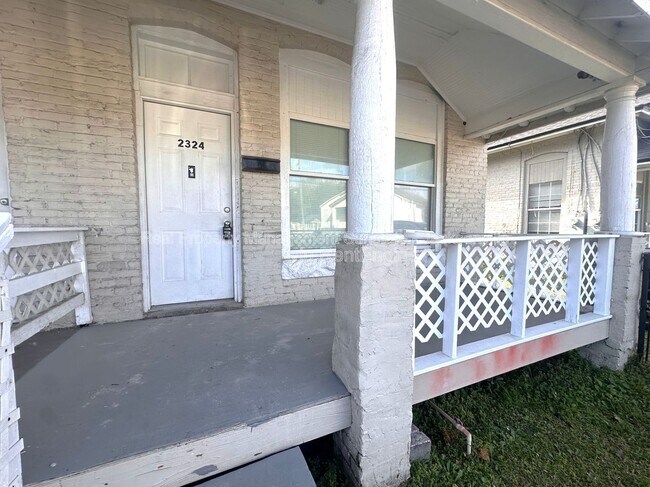 Building Photo - 2324 Moncrief Rd