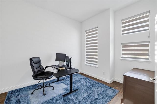 Building Photo - 1921 Bristol St