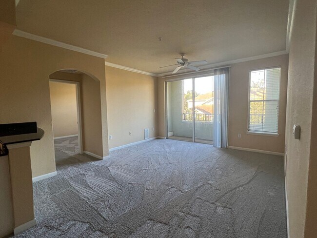 Building Photo - 2/2 Condo in the Gated Community of Villa ...