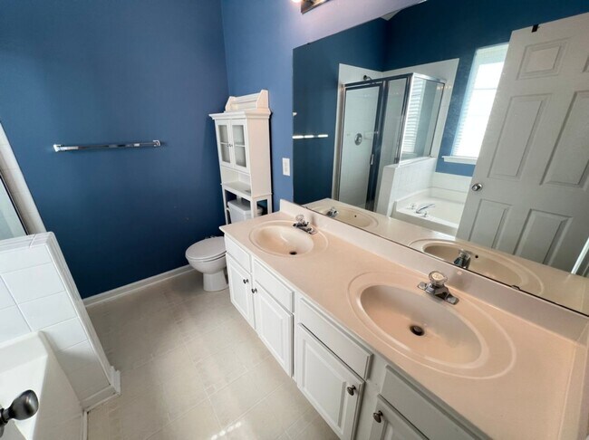 Building Photo - Cute Ranch Home near Southpoint and RTP