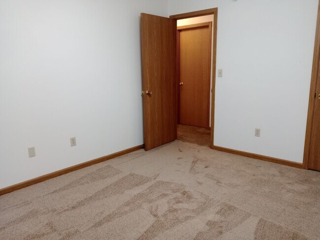 Building Photo - 3546-3548-3548 Prescott Dr