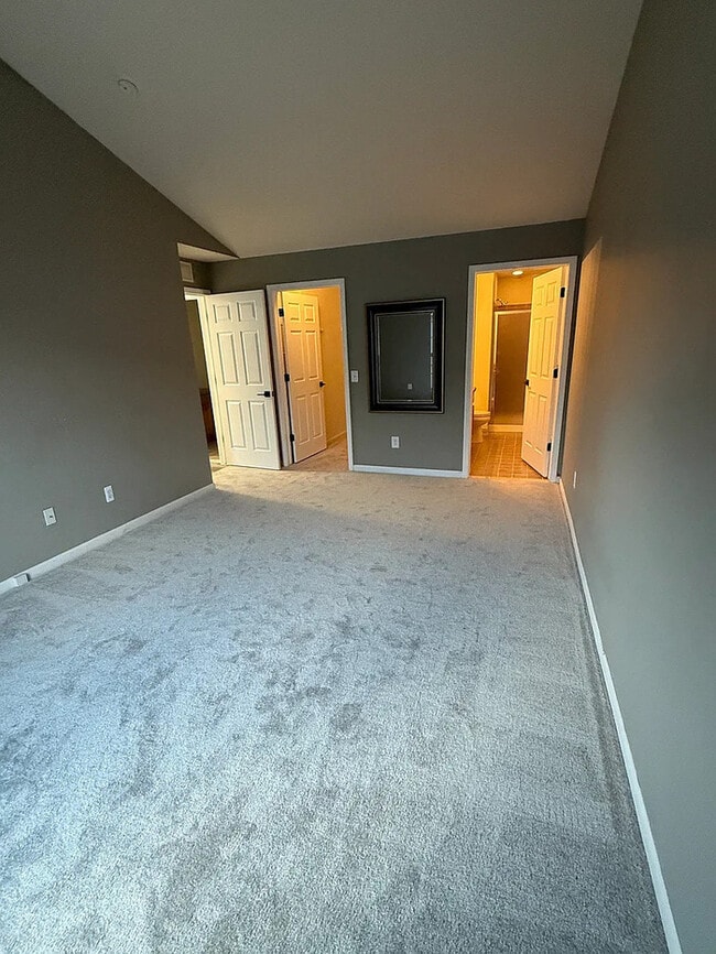 Building Photo - 51709 Adler Park Dr W