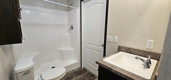 Building Photo - 67 Tulip Ln